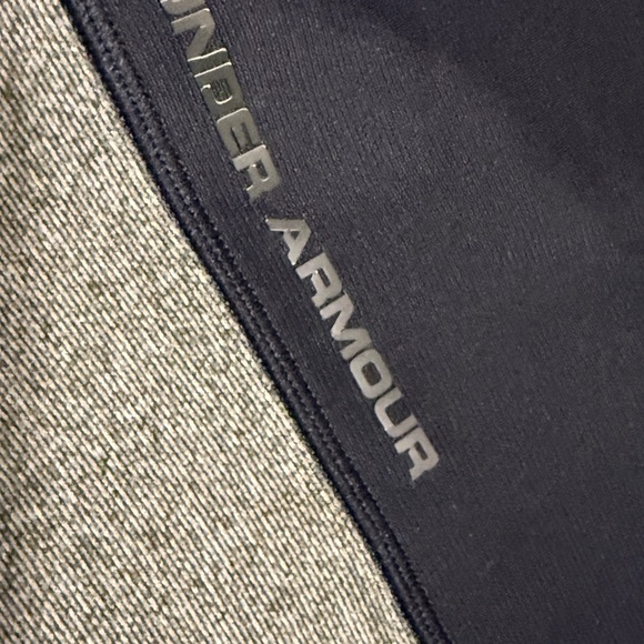 Under Armour Cold Gear Gray and Black Men's Hoodie Size Medium - Picture 5 of 6